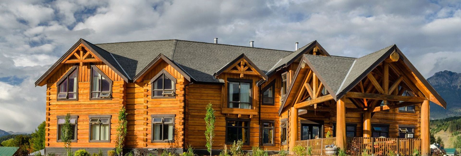 Kicking Horse River Lodge