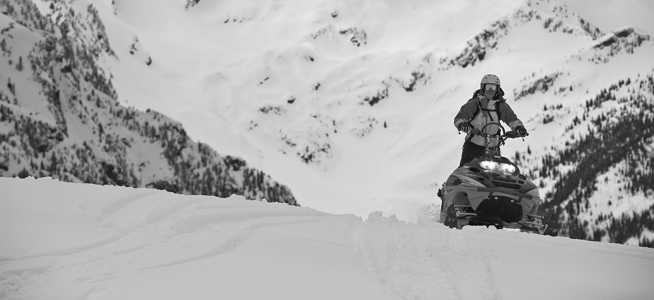Snowmobile Revelstoke Kootenay Rockies