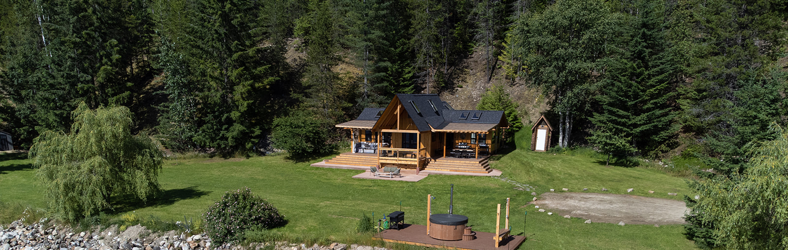 A Kootenay Lakehouse Kootenay Rockies
